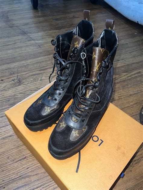 louis vuitton vliegtuig|Louis Vuitton boots.